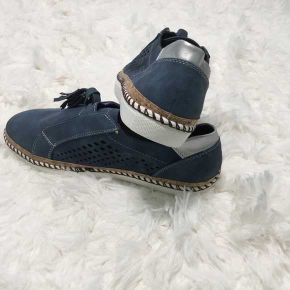 Casual Blue Sneakers - Picture 2 of 5